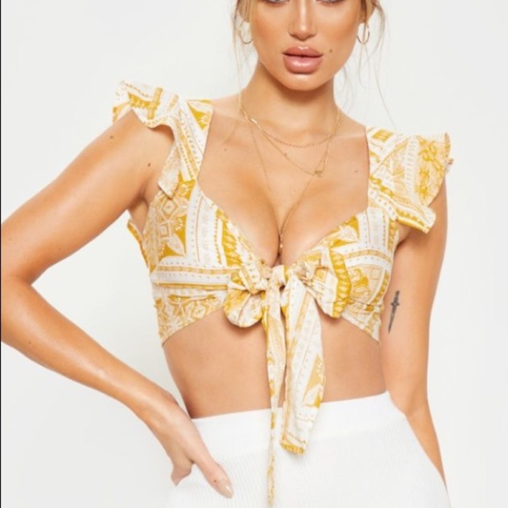 Ruffle Sleeves Crop Top